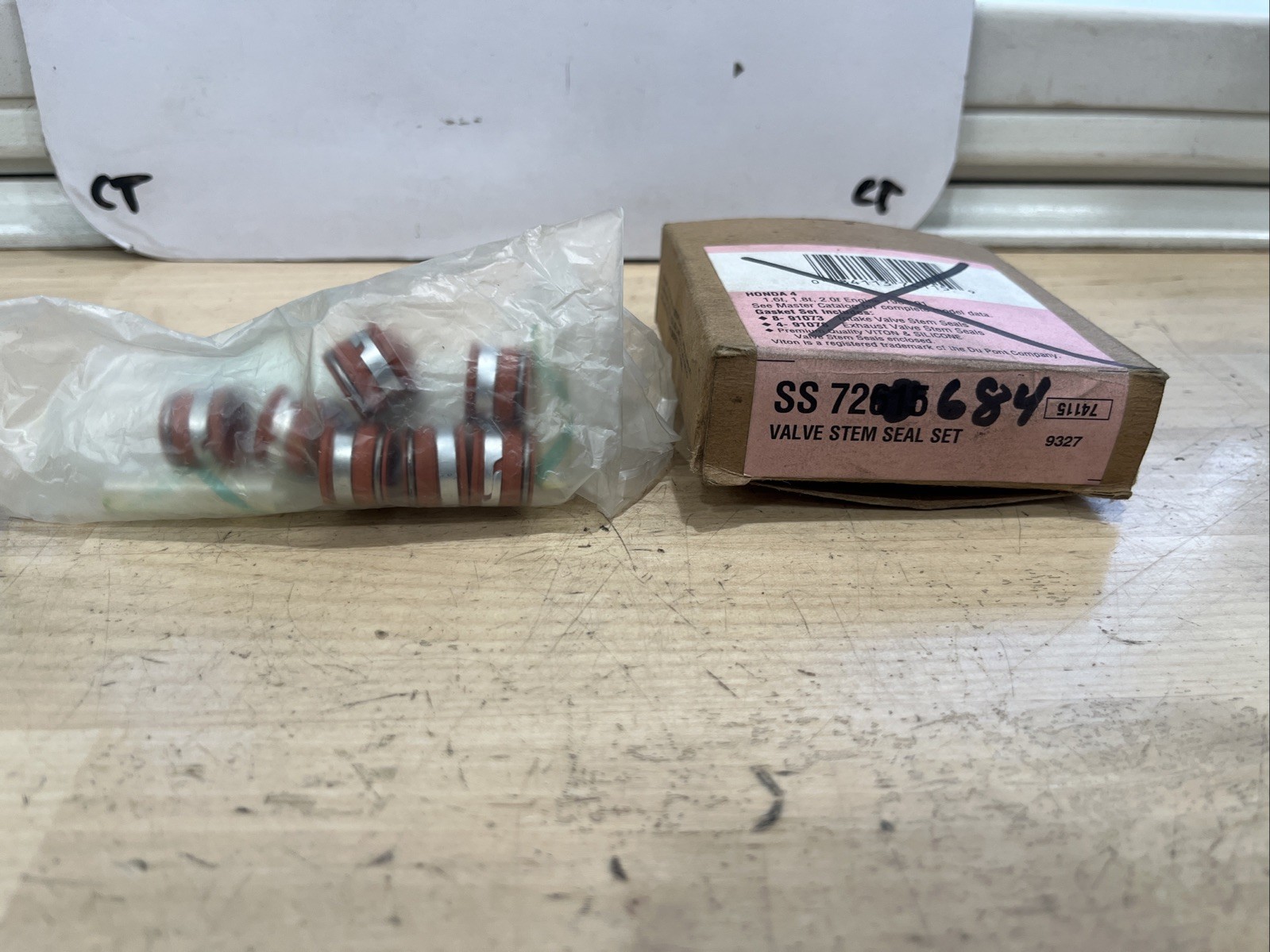 Engine Valve Stem Oil Seal Set Fel-Pro SS 72684 - Image 4