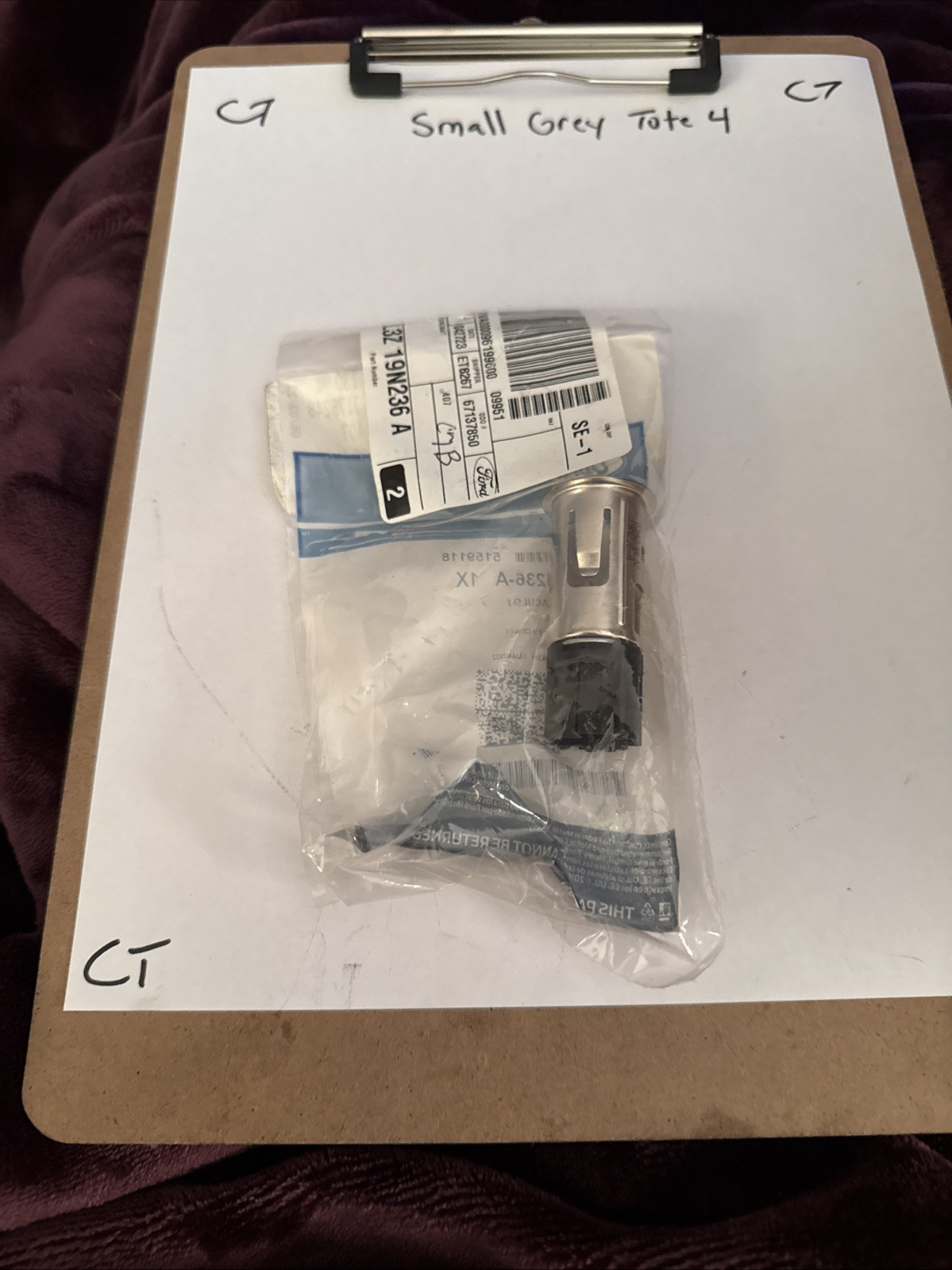 Ford Lincoln Front Console Power Outlet new OEM BL3Z-19N236-A - Image 3