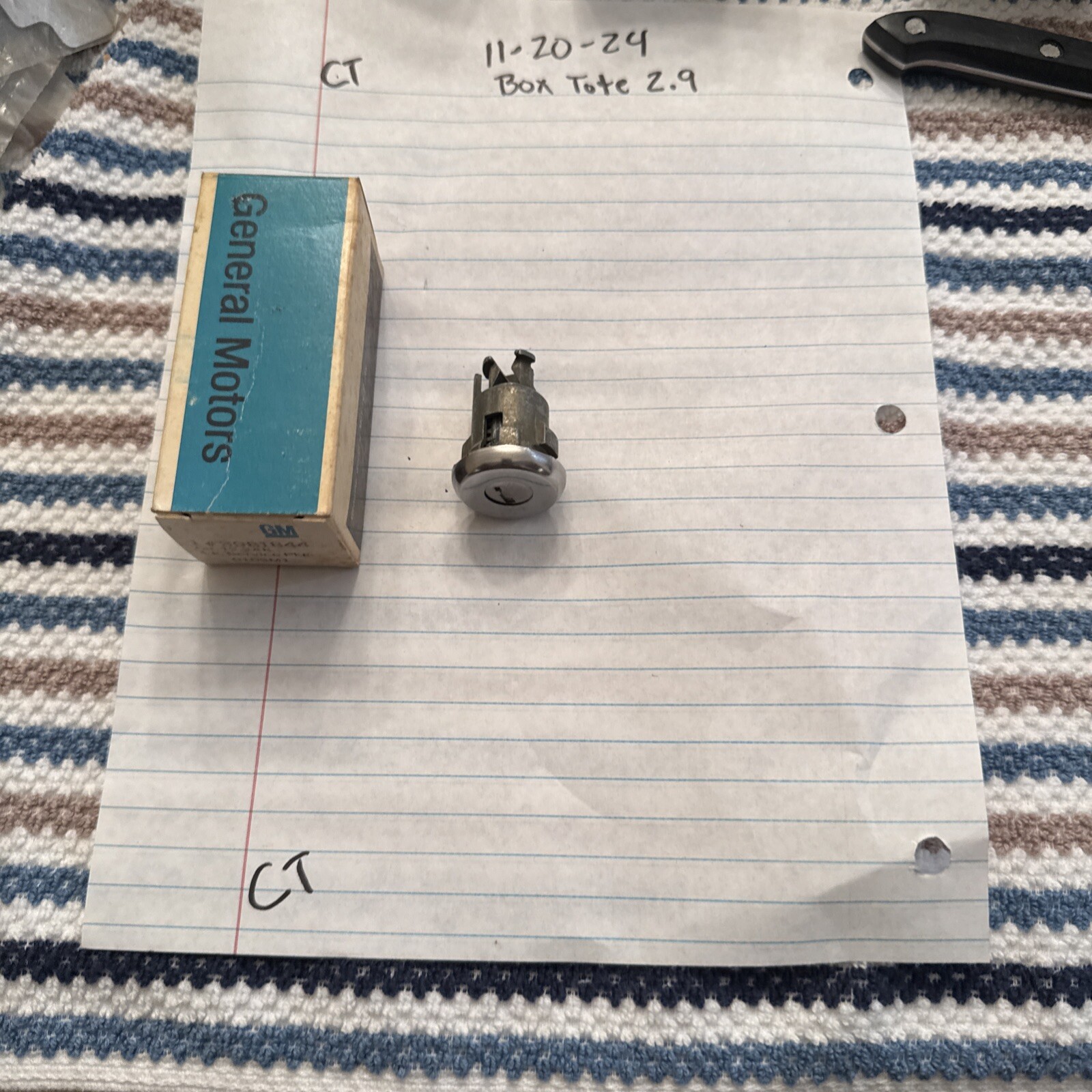 GM 1968 - 1972 Chevrolet Pontiac Rear Trunk Lock Cylinder NOS Part # 3931615 - Image 4