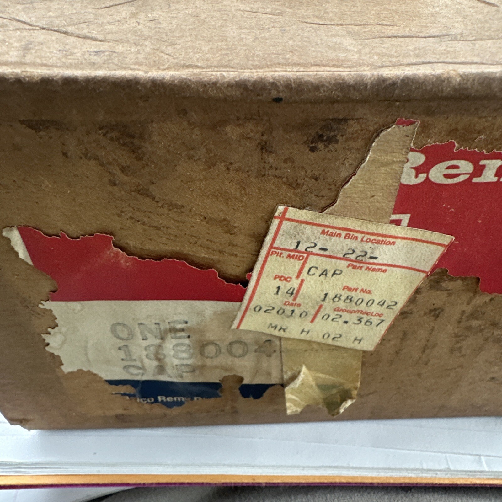 GM NOS Distributor Cap D332 1880042 new in original box with rotor - Image 3