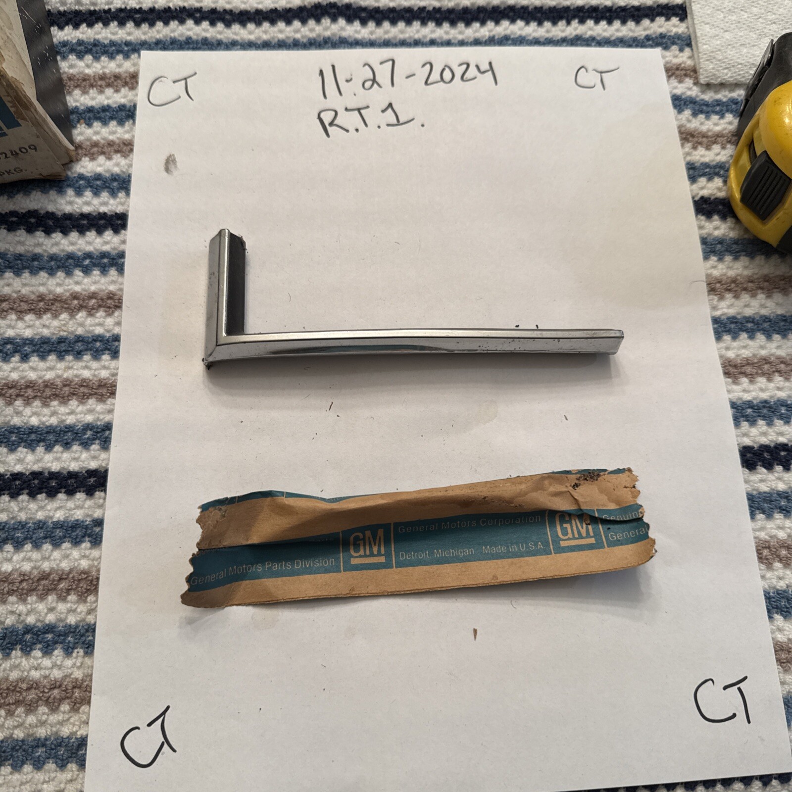 Genuine Gm Mounding Nos OEM 8702409