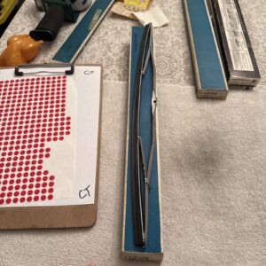 Genuine Gm Wiper 18 Inch 1672838 Nos OEM.