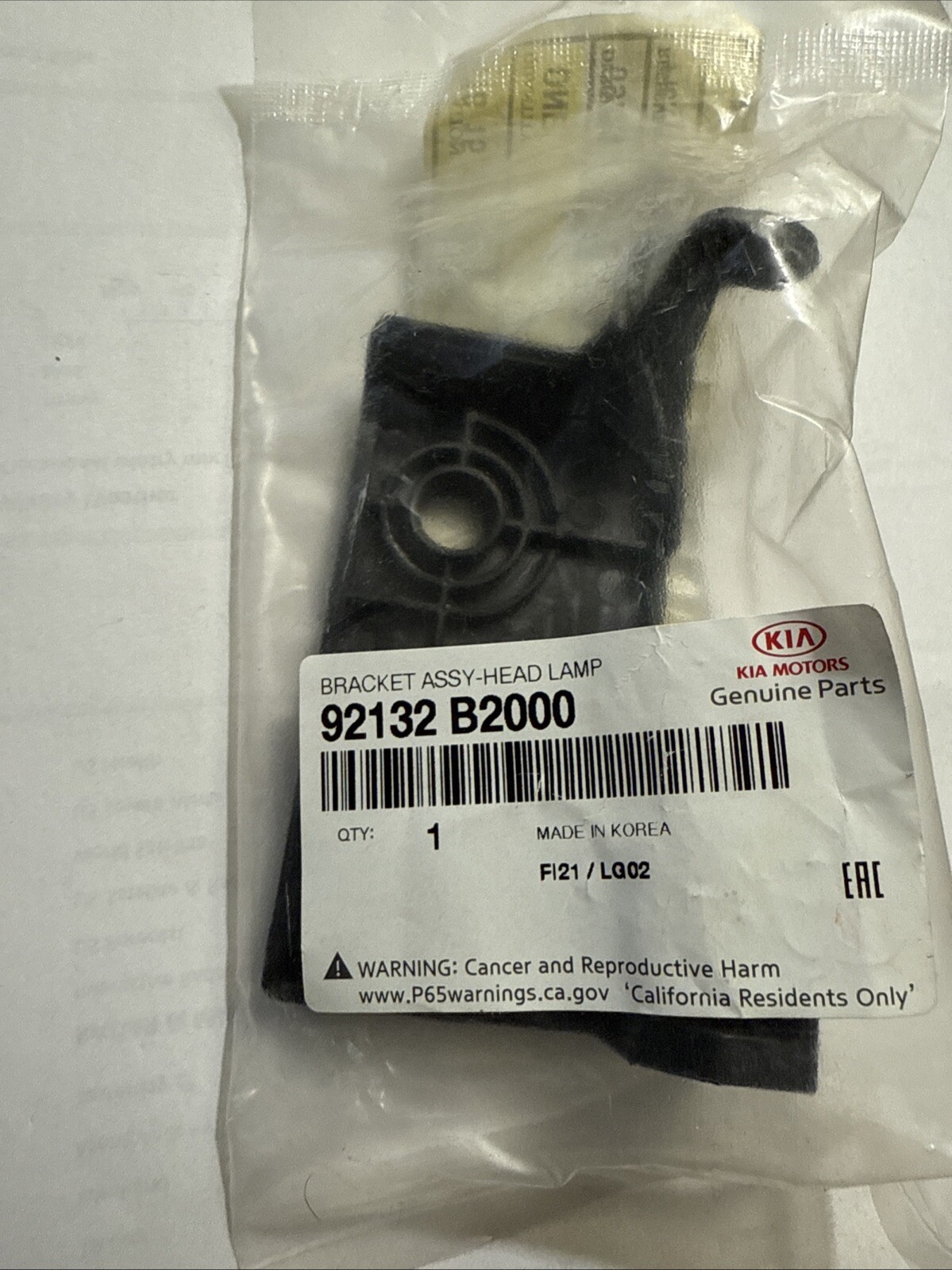 Genuine Kia Inner Bracket 92132-B2000 - Image 3