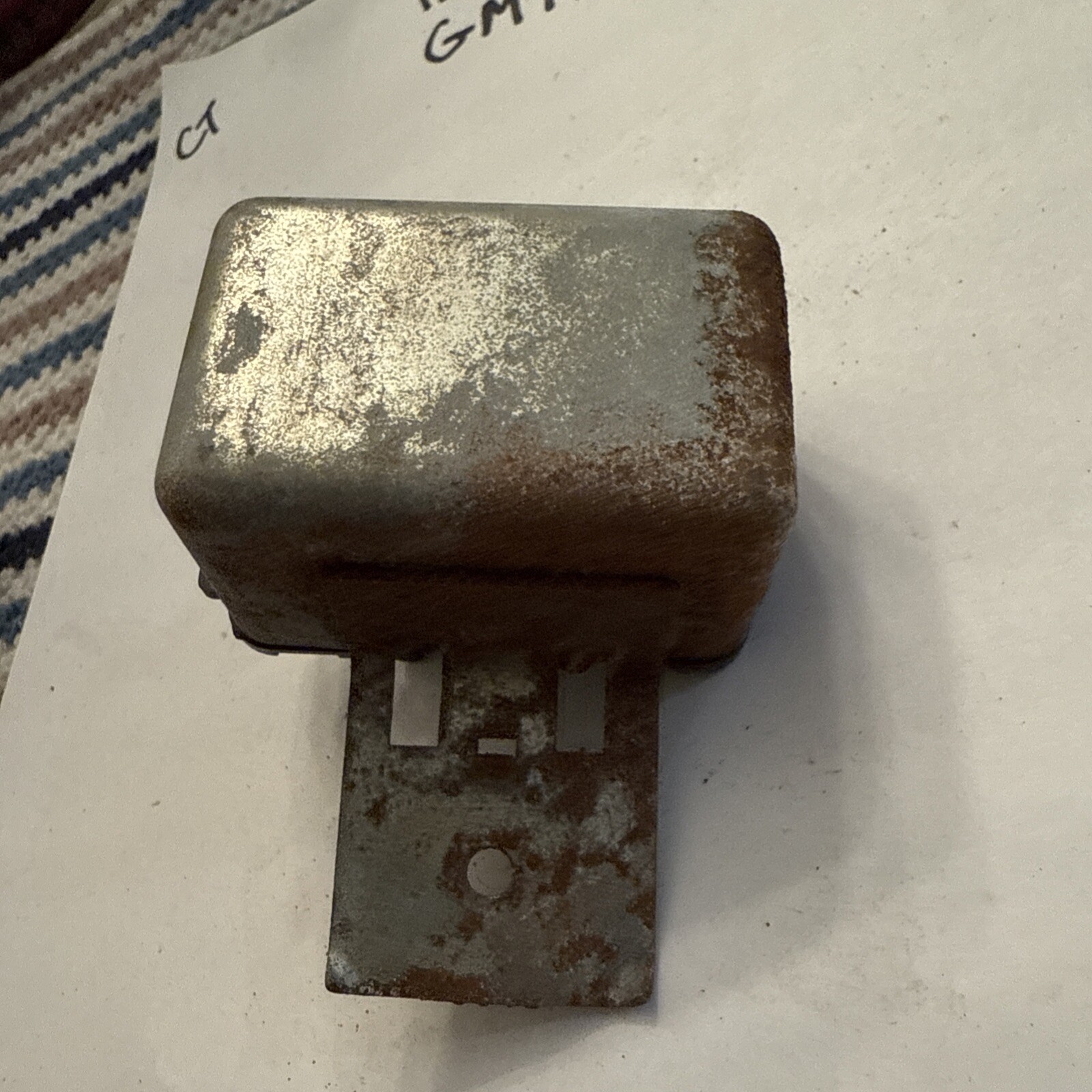 Gm Relay Assembly 1700379 Rusty Nos OEM Part Not Used But Rusty From Sitting - Image 3