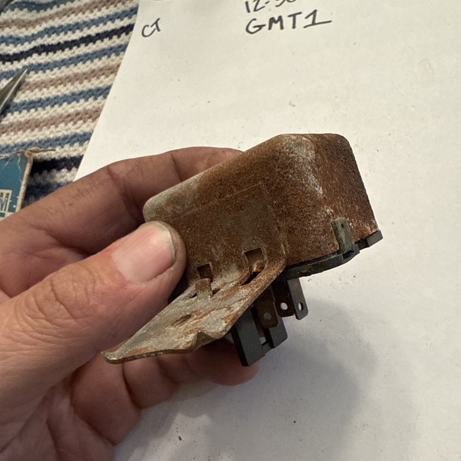 Gm Relay Assembly 1700379 Rusty Nos OEM Part Not Used But Rusty From Sitting - Image 4