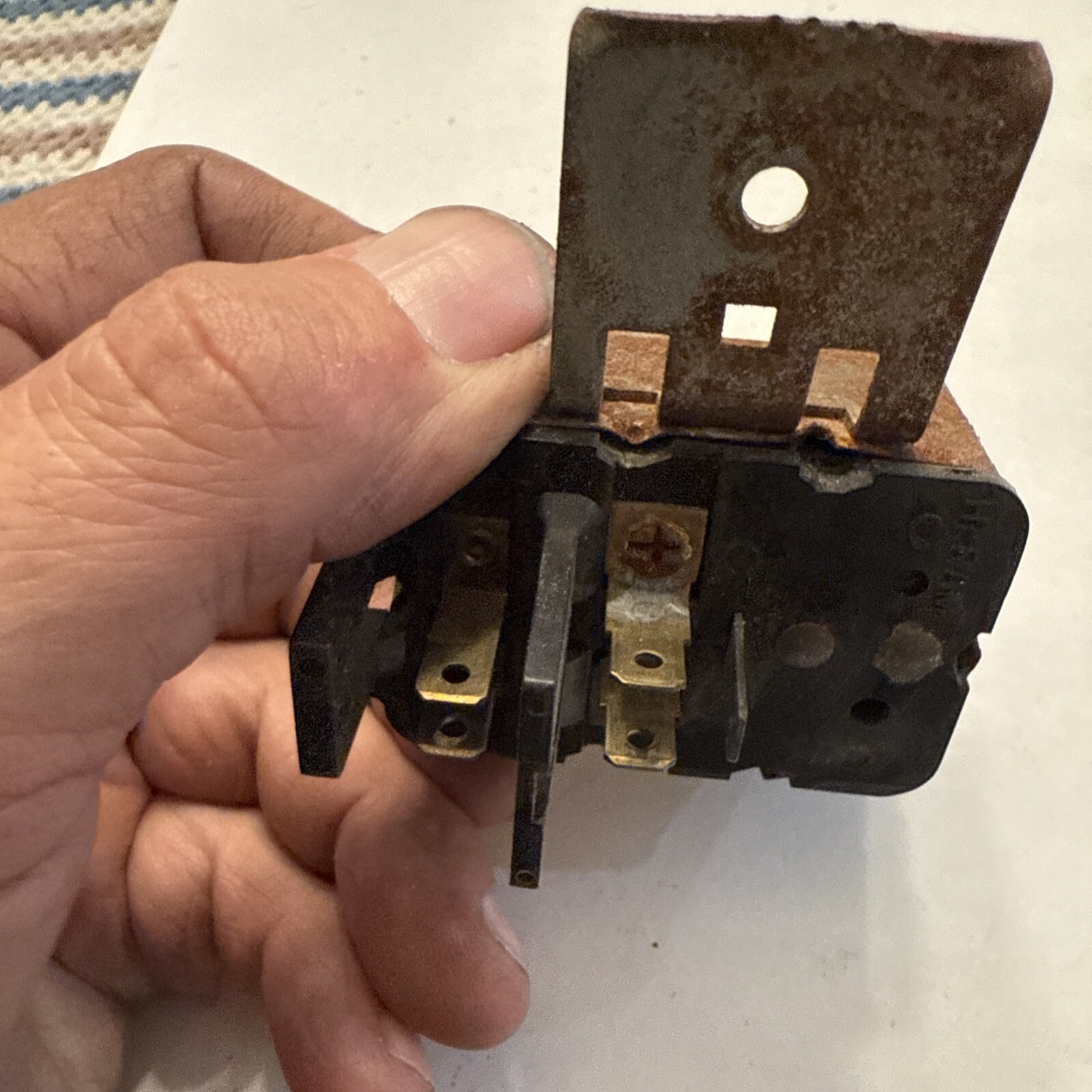 Gm Relay Assembly 1700379 Rusty Nos OEM Part Not Used But Rusty From Sitting - Image 6