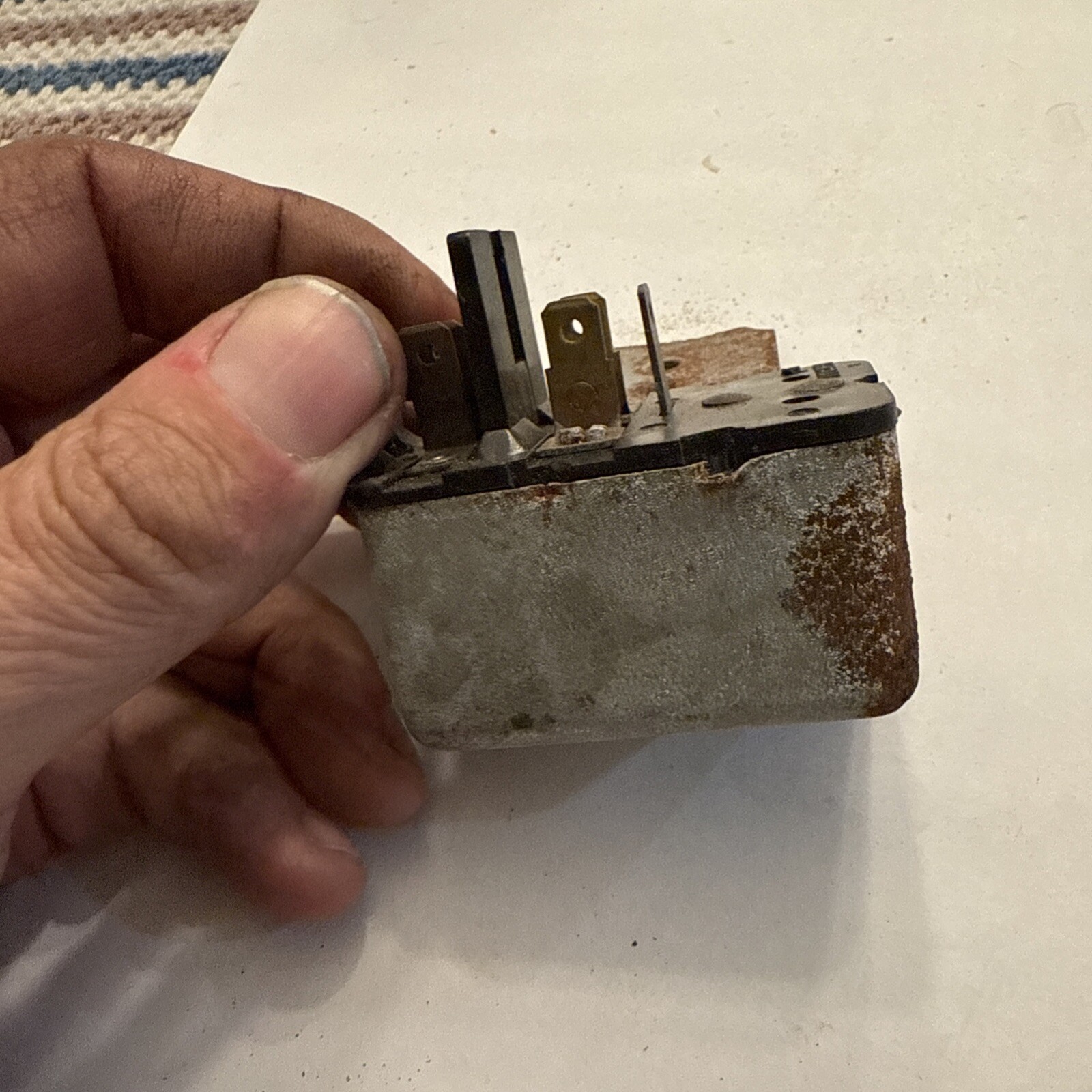 Gm Relay Assembly 1700379 Rusty Nos OEM Part Not Used But Rusty From Sitting - Image 7