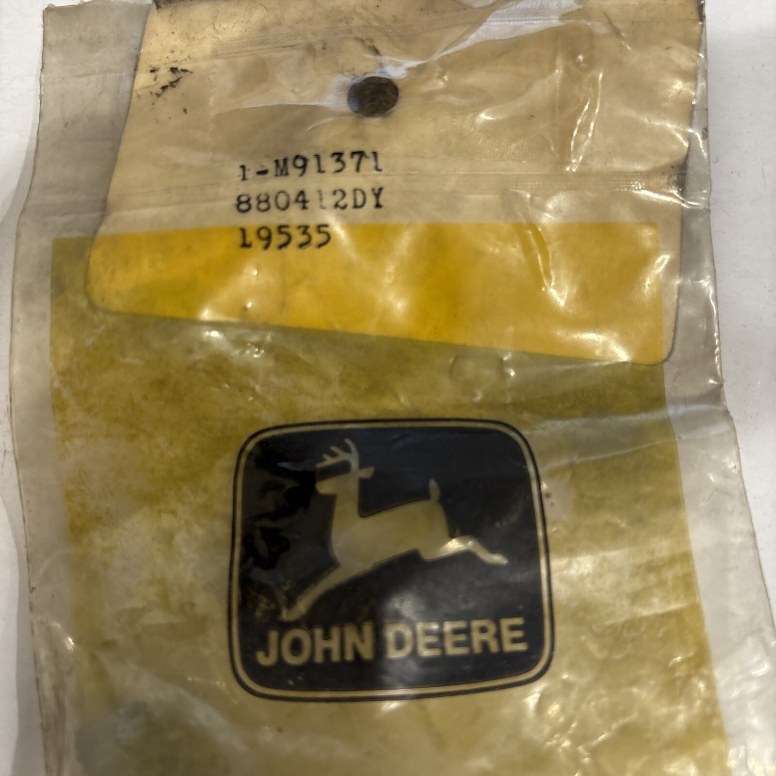 John Deere Bolt M91371 (NOS) - Image 4