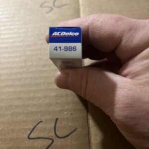 NEW GENUINE Acdelco 41-986 Ignition Spark Plug GM 12571533