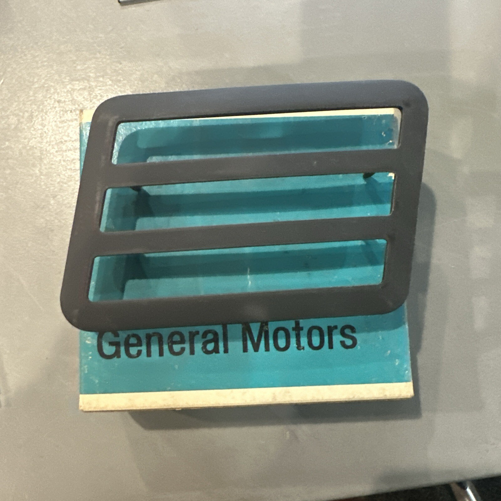 NOS 1970 Pontiac Bonneville Catalina RH Rear Side Marker Bezel GM 477808 dp - Image 4