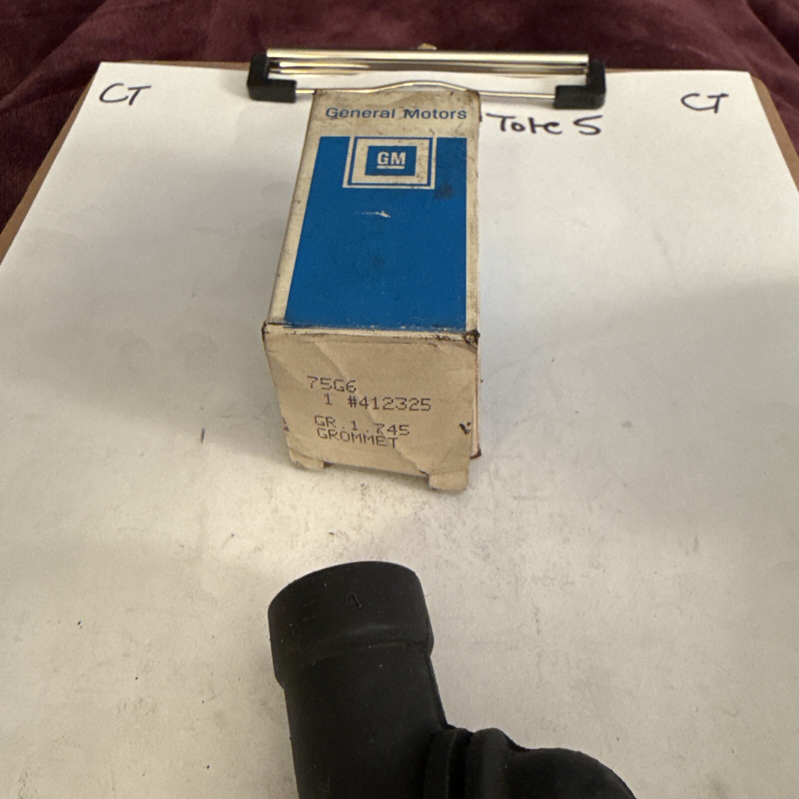 NOS Gm Valve Cover PCV Valve Grommet GM Part # 412325 - Image 3