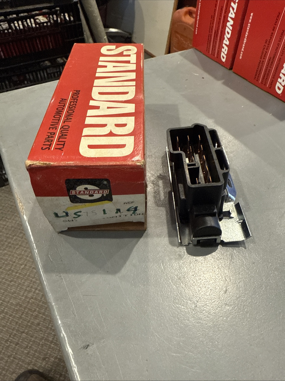 New Mopar 1982-1989 Chrysler, 1987-1990 Dakota ignition switch