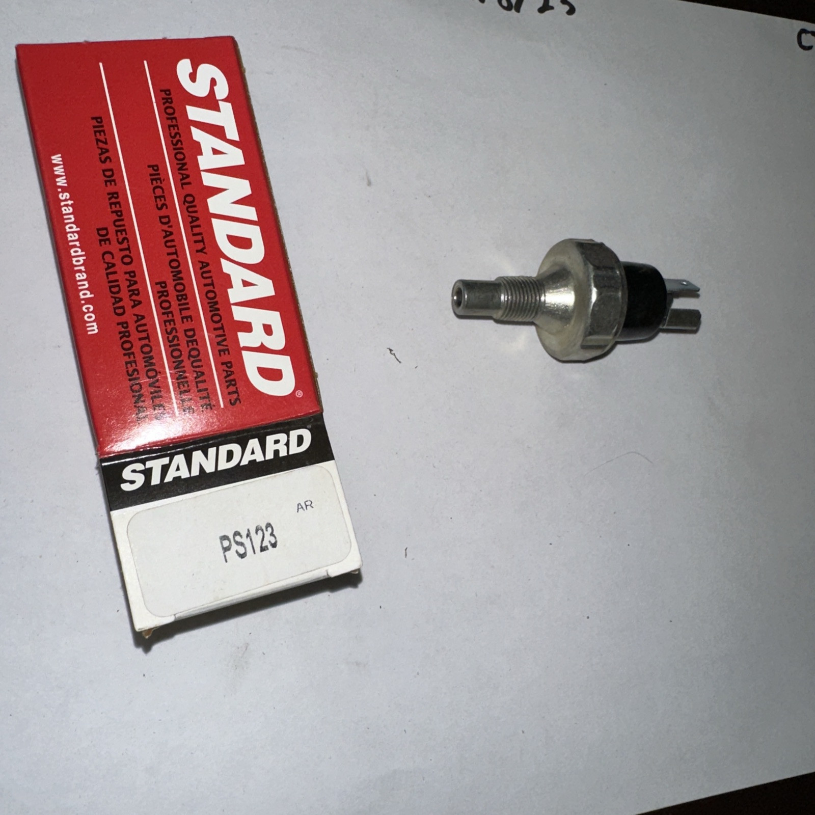 Standard Motor Parts Oil Pressure Switch PS-123 - Image 3