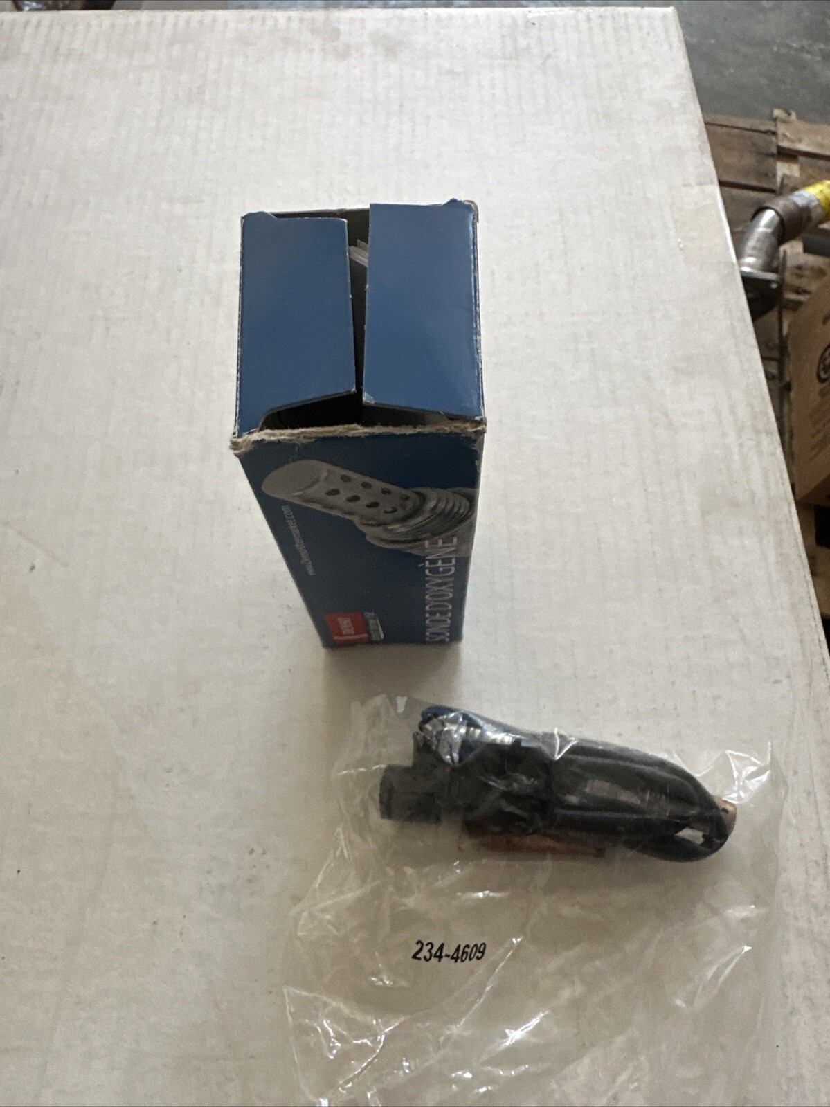 Standard Motor Product Oxygen Sensor O2 Sensor SG221 Denso 234-4609 - Image 3