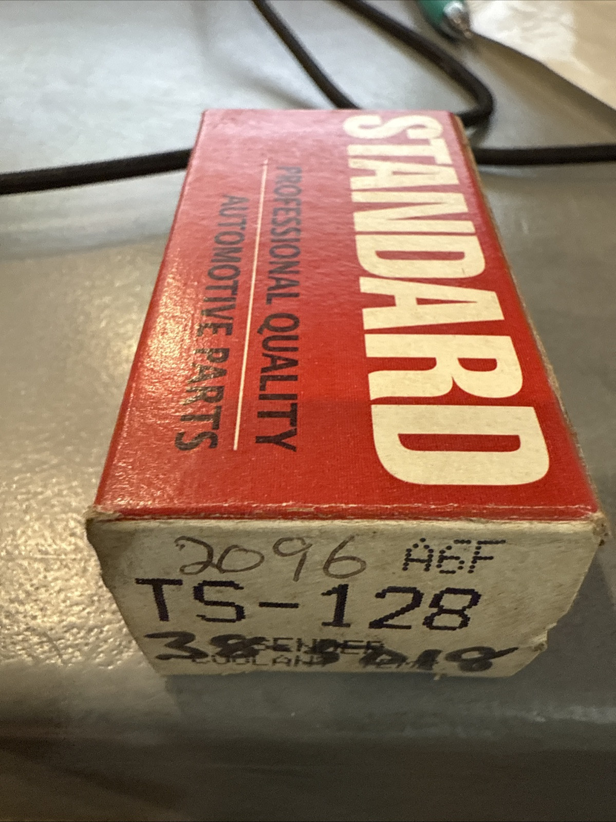 Standard Motor Products TS-128 Coolant Temperature Sensor