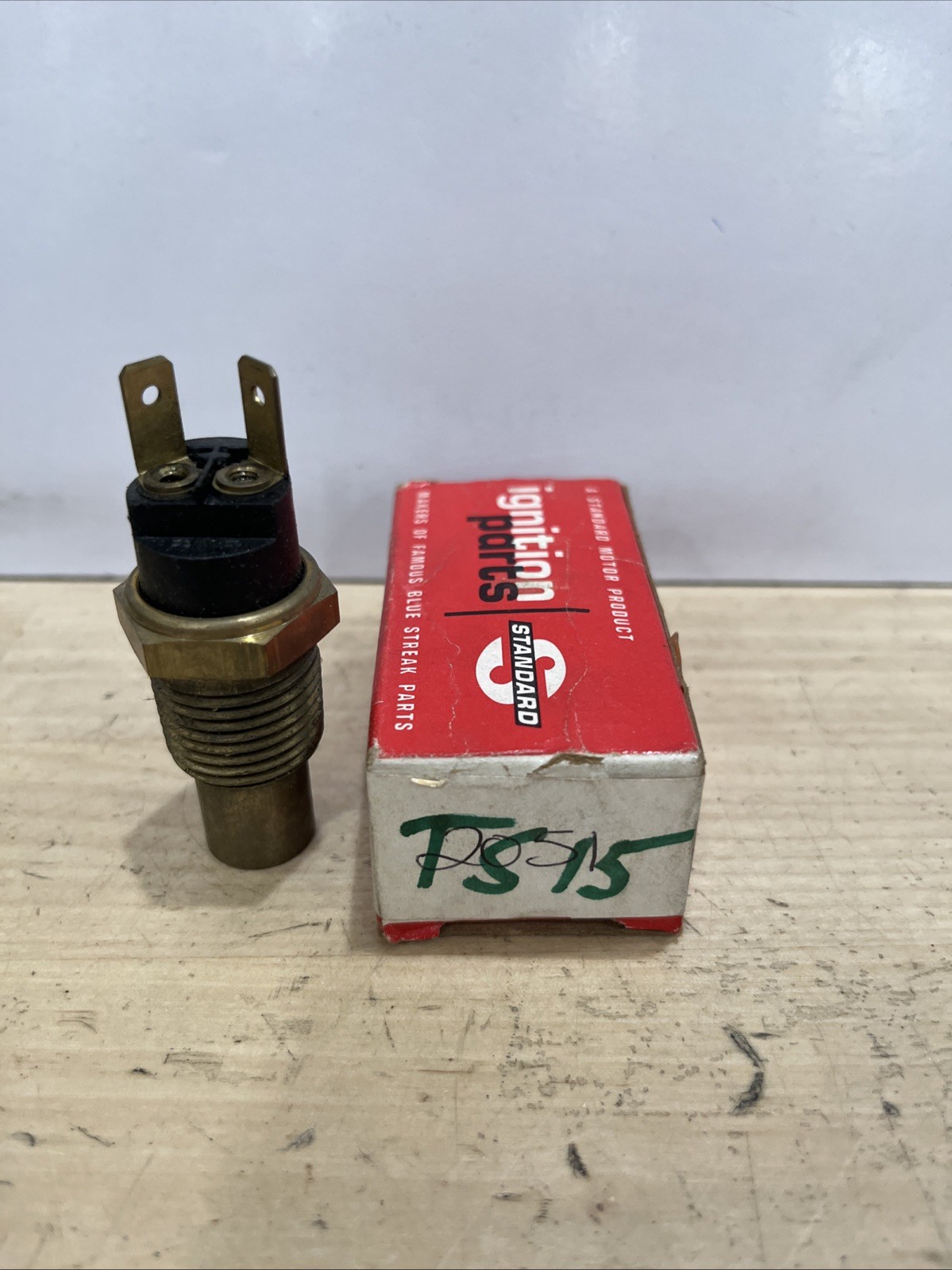 Standard Motor Products TS15 Temp Sender/Sensor - Image 3