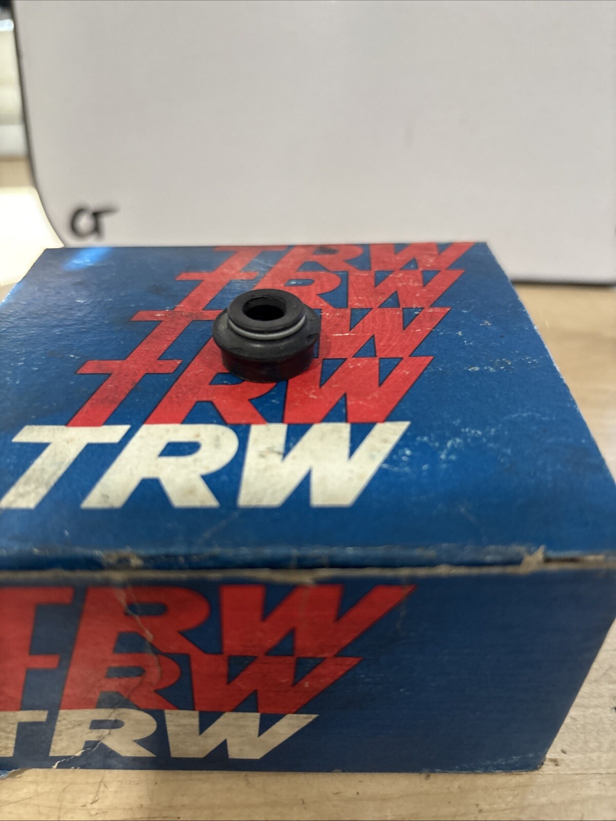TRW Valve Stem Oil Seal VP-93 - Image 4