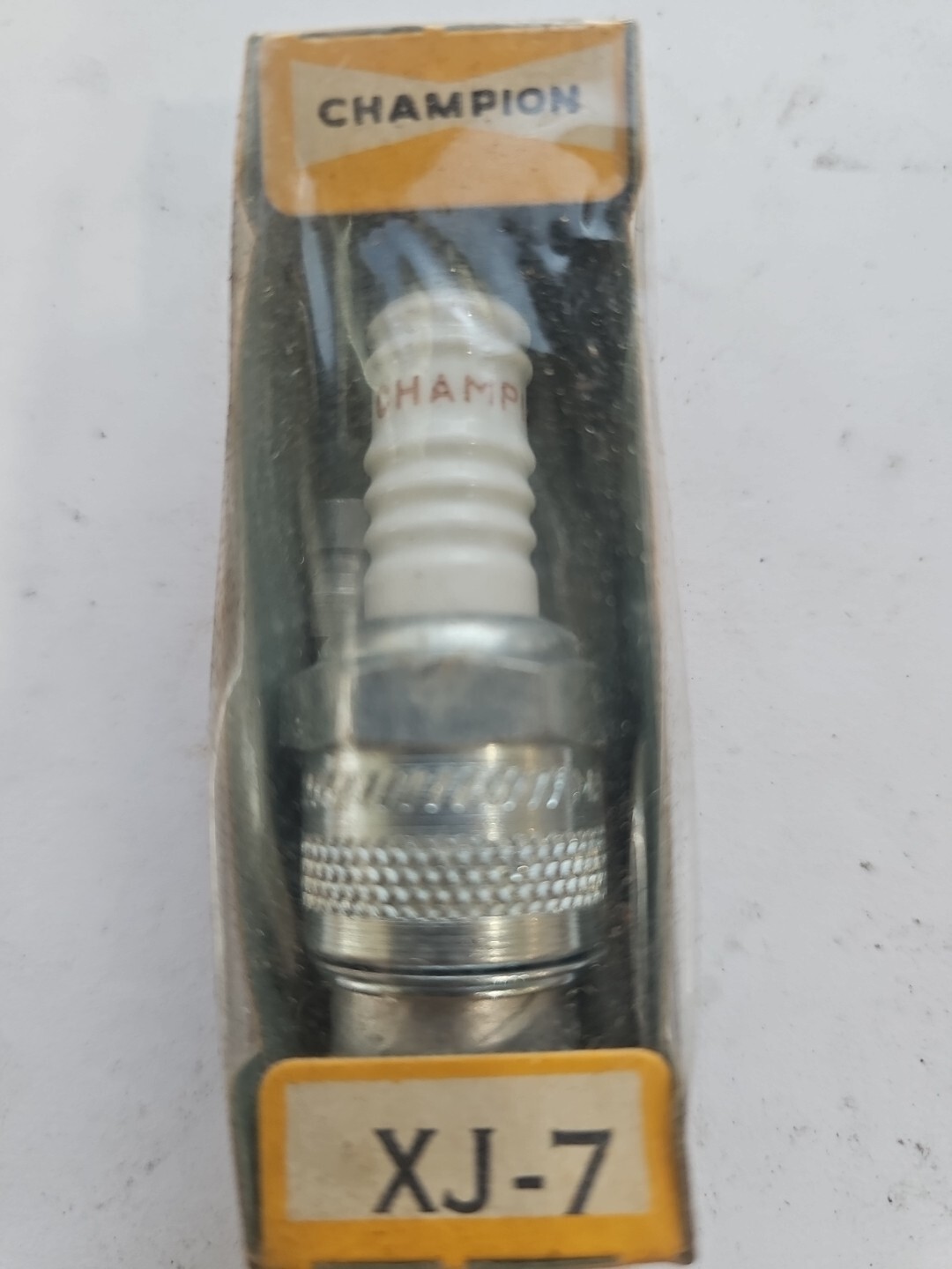 Vintage Champion Spark Plug XJ-7 IN BOX BLACK YELLOW NOS - Image 3