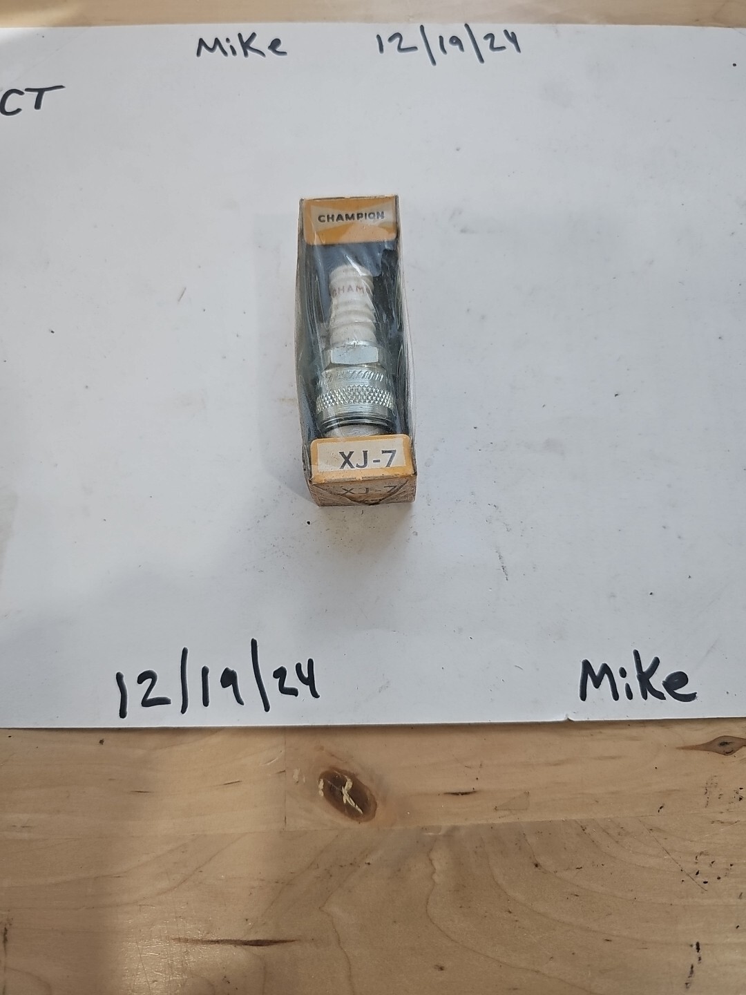 Vintage Champion Spark Plug XJ-7 IN BOX BLACK YELLOW NOS