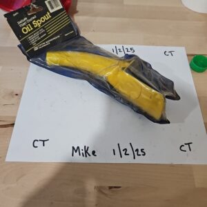 Vintage NOS Custom Accessories Deluxe Vinyl Coated 1qt Oil Can Spout #54441