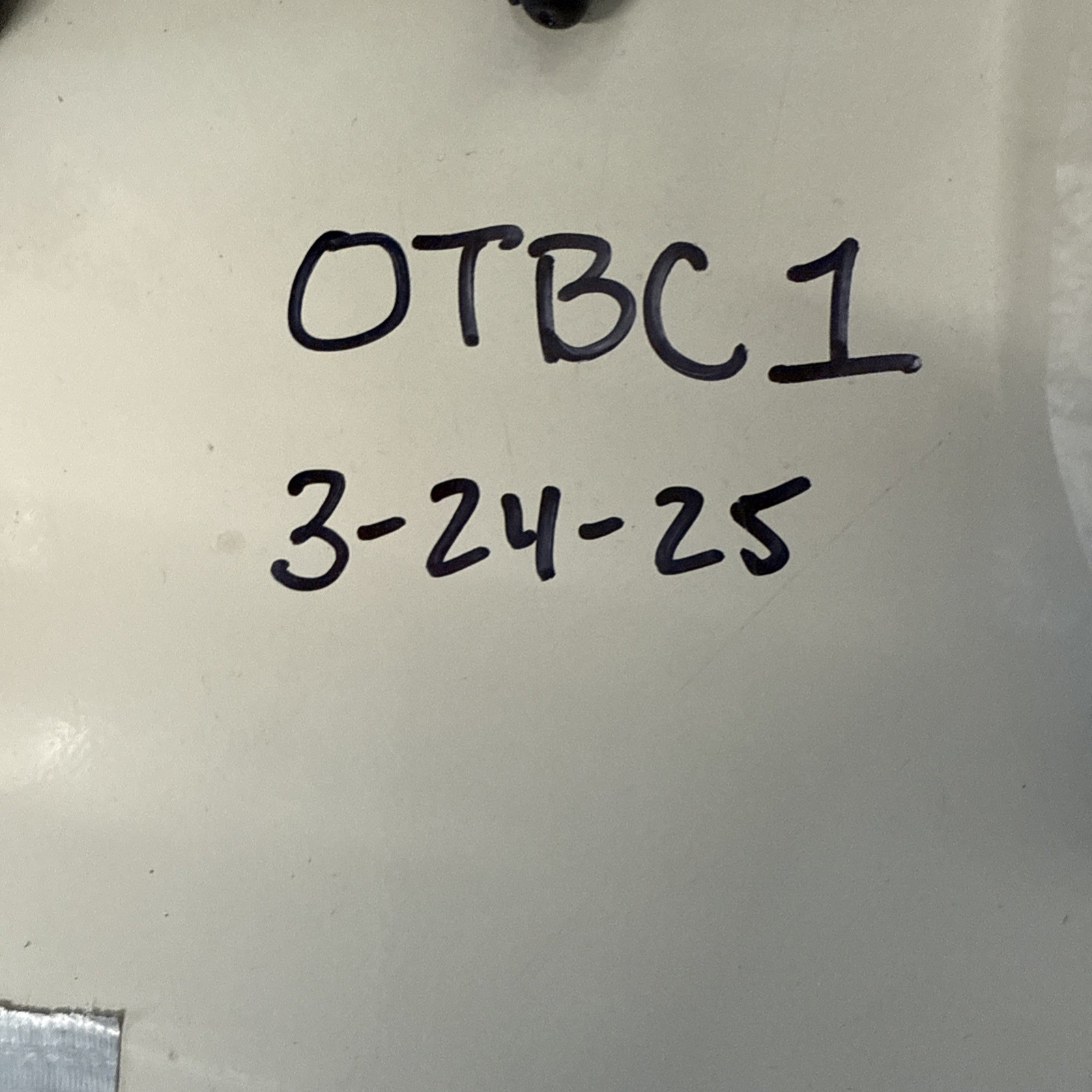 (1) Genuine Toyota Bumper Cover Pad 52463-06140 - Image 3