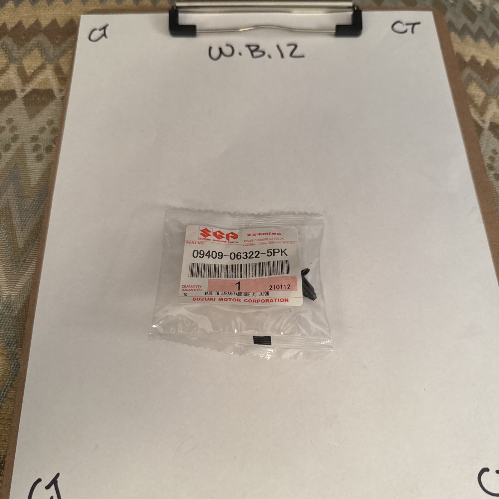 (1) New OEM Suzuki 09409-06322 Black Clip NOS