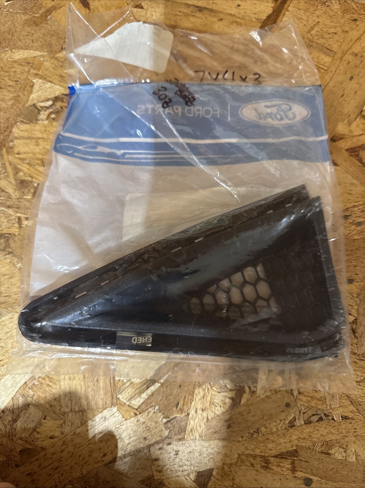 2018 - 2023 FORD MUSTANG FRONT RIGHT BUMPER COVER GRILLE JR3Z-17E810-AA NEW OEM - Image 3