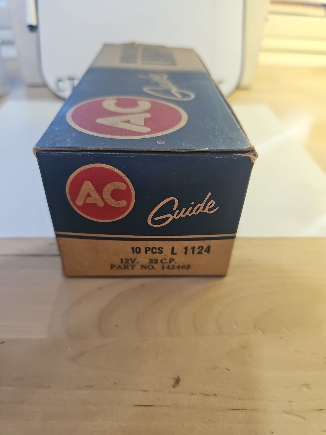 AC Guide miniature lamps vintage L1124 12V 32 C.P. NOS 1 Box Of 9 Bulbs Open Box - Image 4