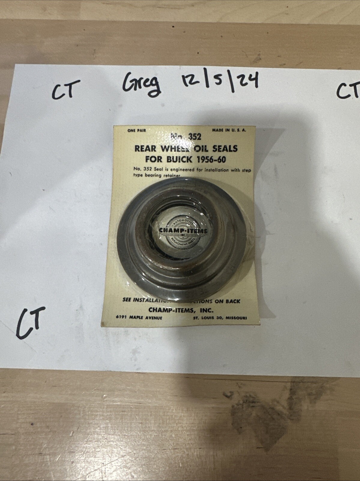 BUICK 1956-60 REAR WHEEL OIL SEALS USA. no.352