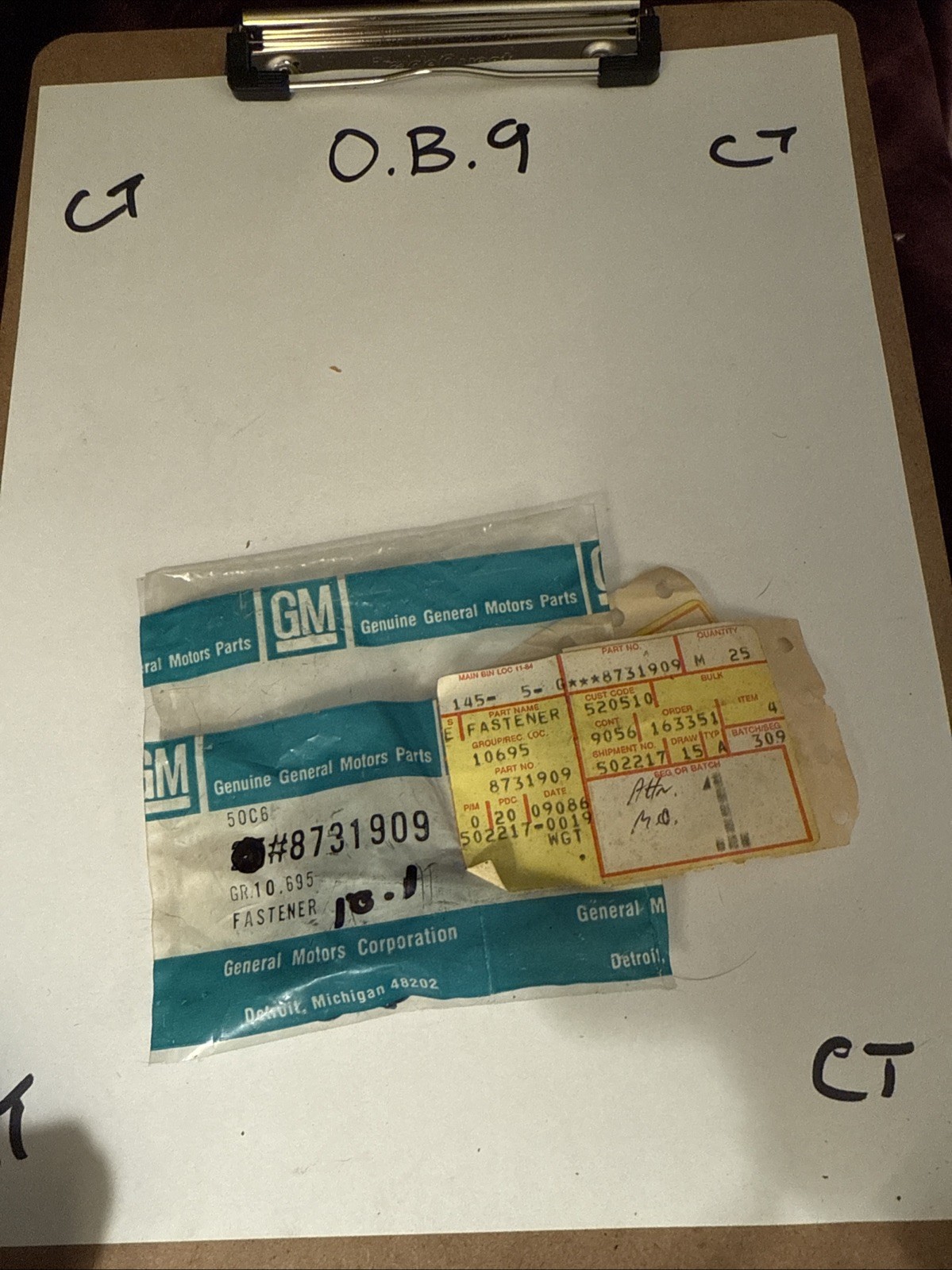 CONSOLE LID PIN GM 78-88 EL CAMINO Gm 8731909