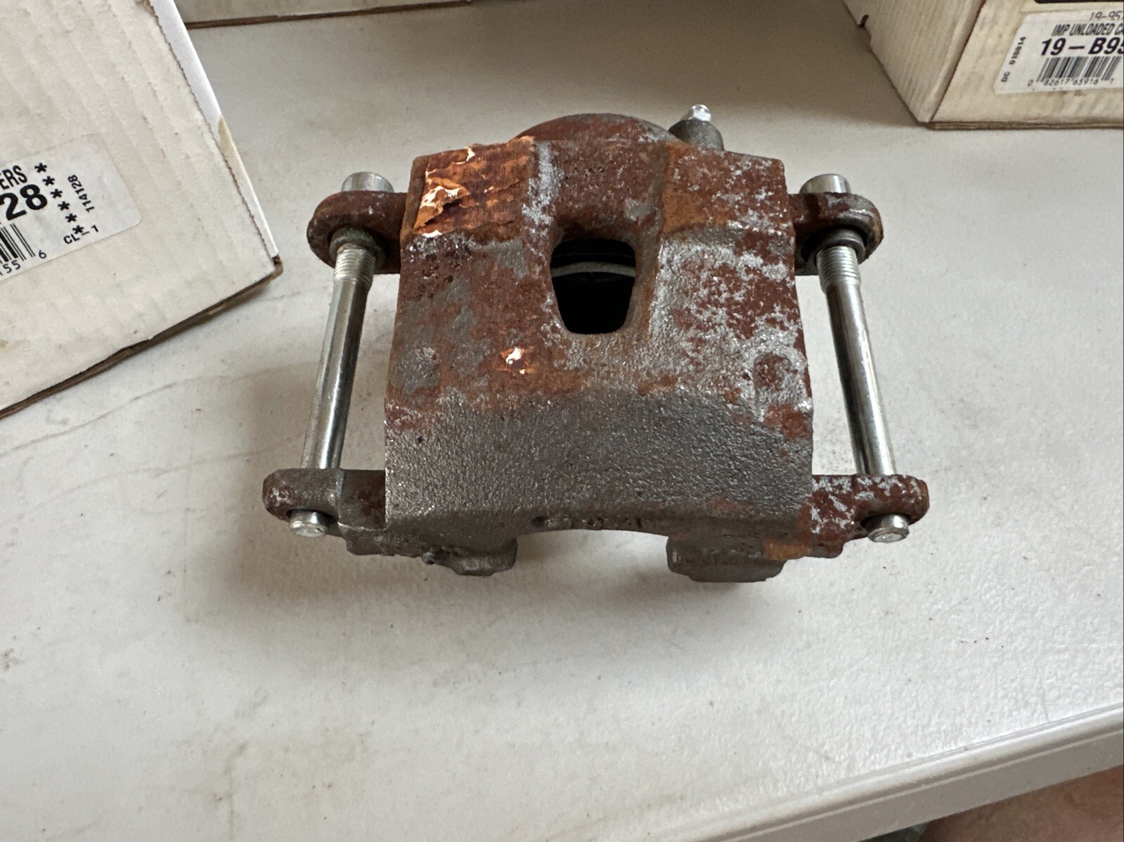 Disc Brake Caliper-4WD Cardone 18-4128 Reman Surface Rust On Caliper - Image 4