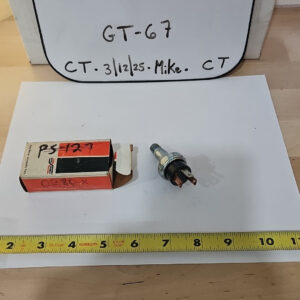 Engine Oil Pressure Switch Standard PS-127 *New Not In Original Packaging