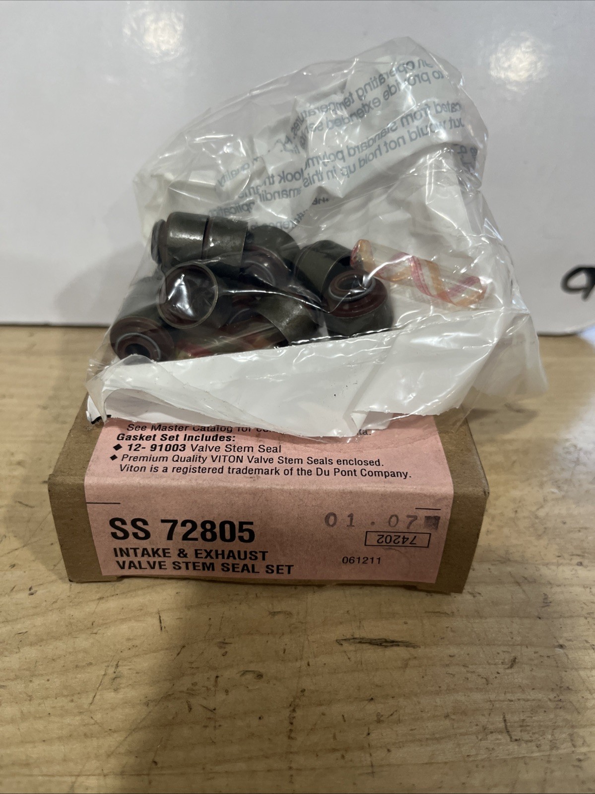 Engine Valve Stem Oil Seal Set Fel-Pro SS 72805 - Image 4