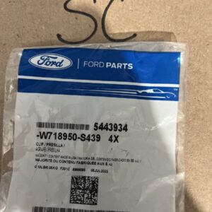 Ford -W718950-S439 Clips-QTY-4  2017-2019 Lincoln Continental W718950S439