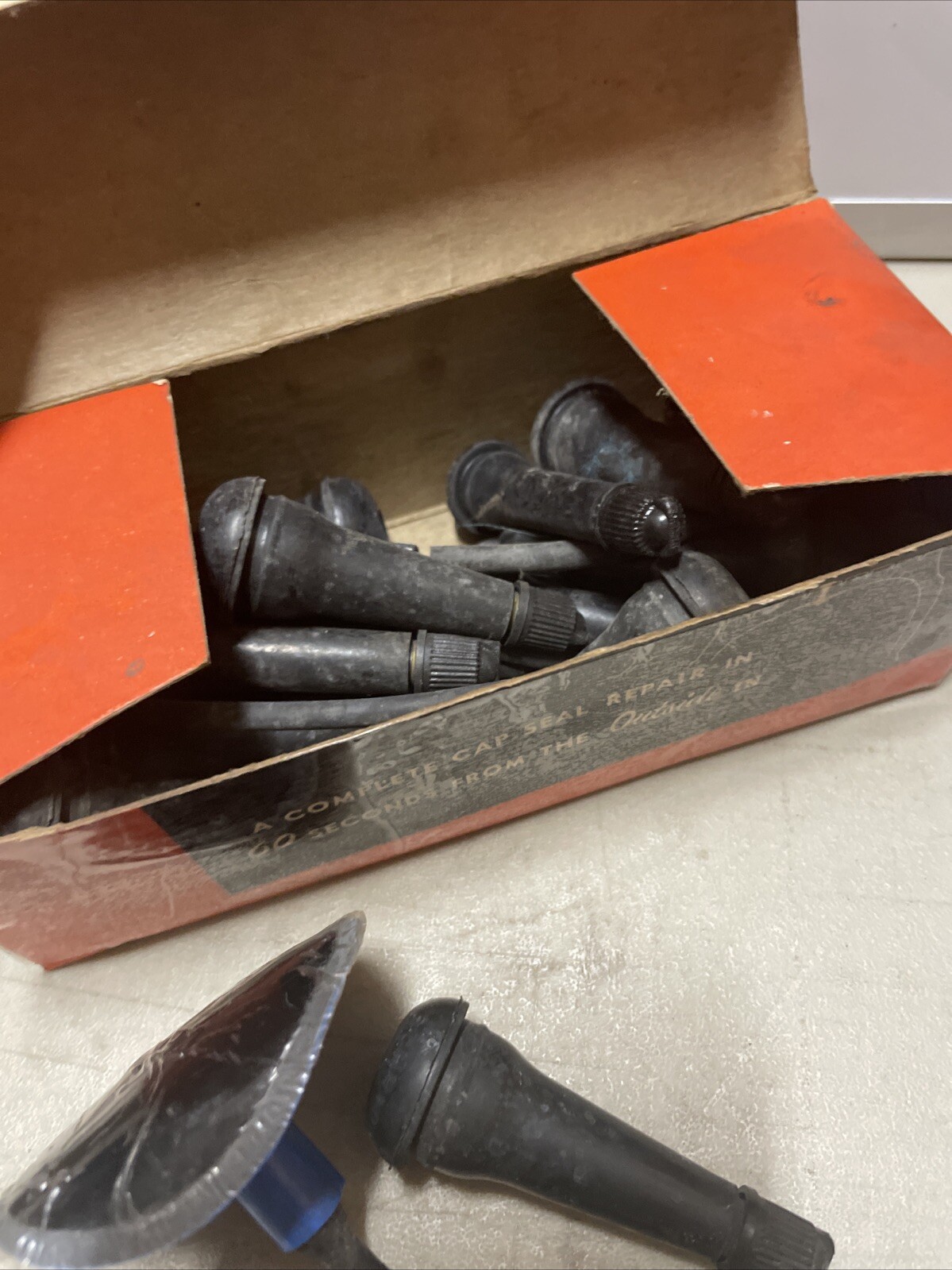 🔥🔥GR0SS 144 Cap Seal Plugs/Tubeless Tires Vintage Repair Kit #335 - Image 5