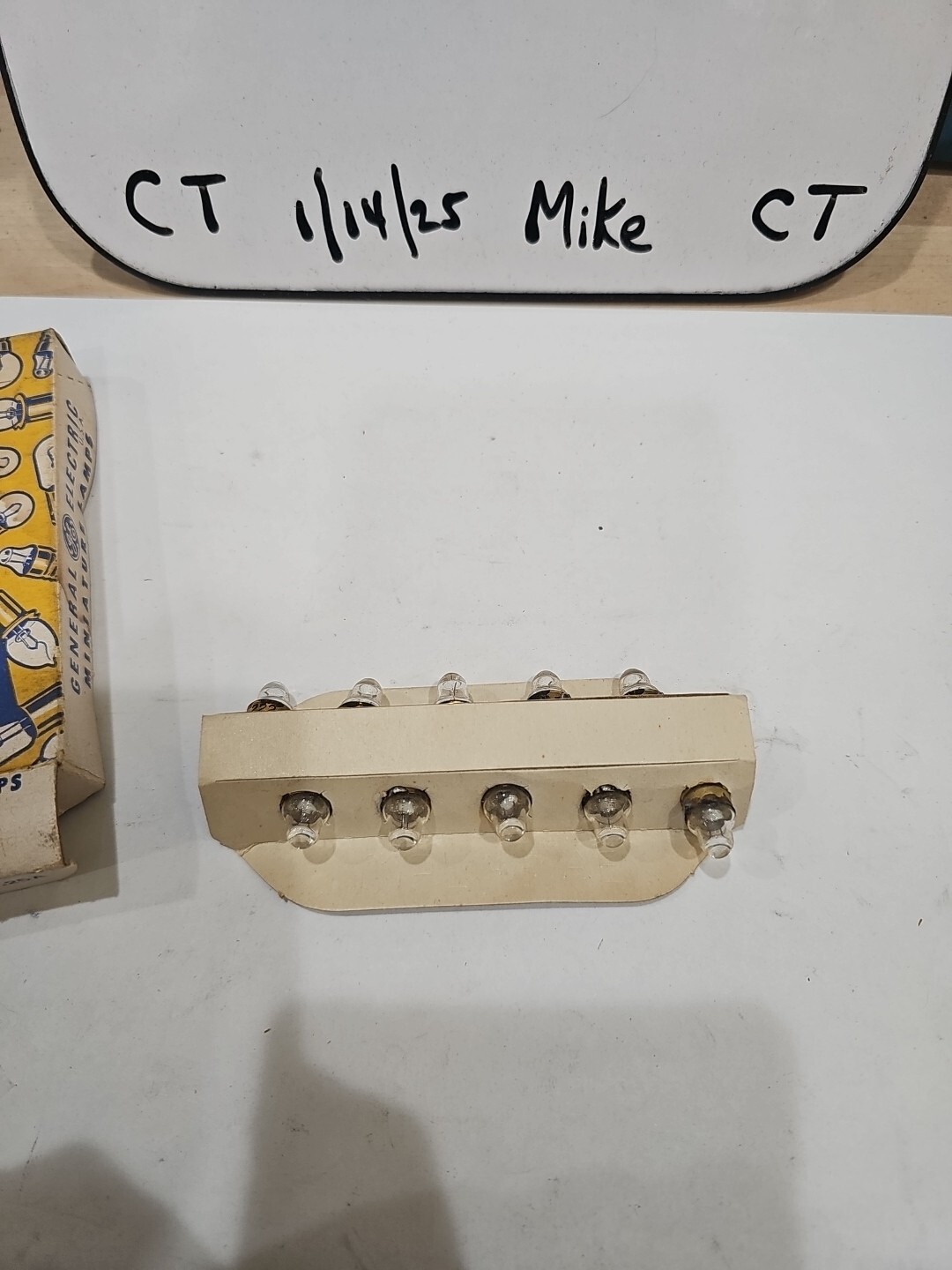 General Electric 222 GE Miniature Lamps Light bulbs (One Pack of 10) NOS - Image 4