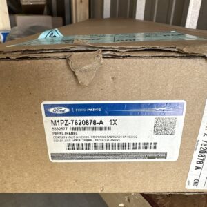 Genuine Ford Side Molding M1PZ-7820878-A NOS OEM