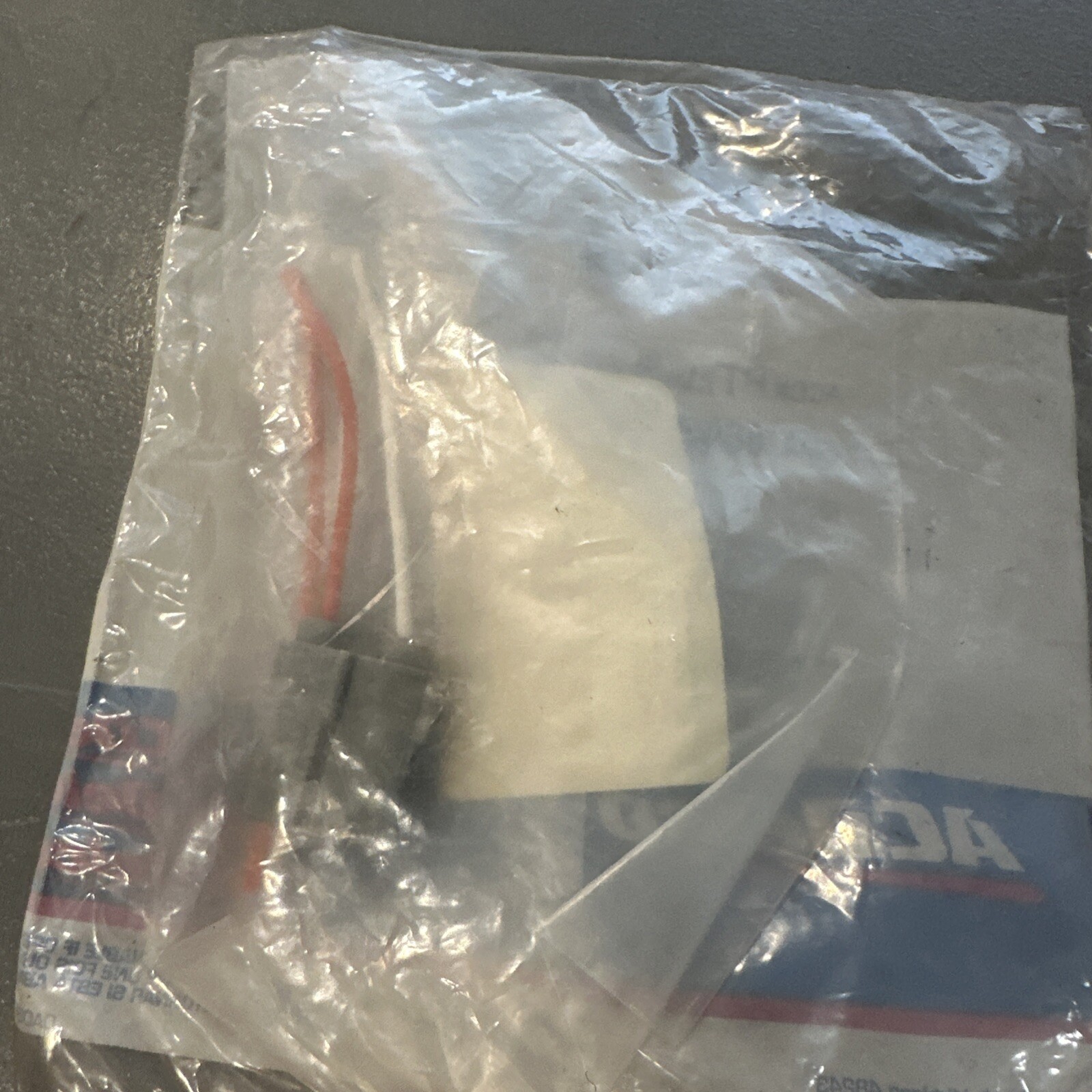 Genuine GM Headlamp Pigtail 88988700 - Image 3