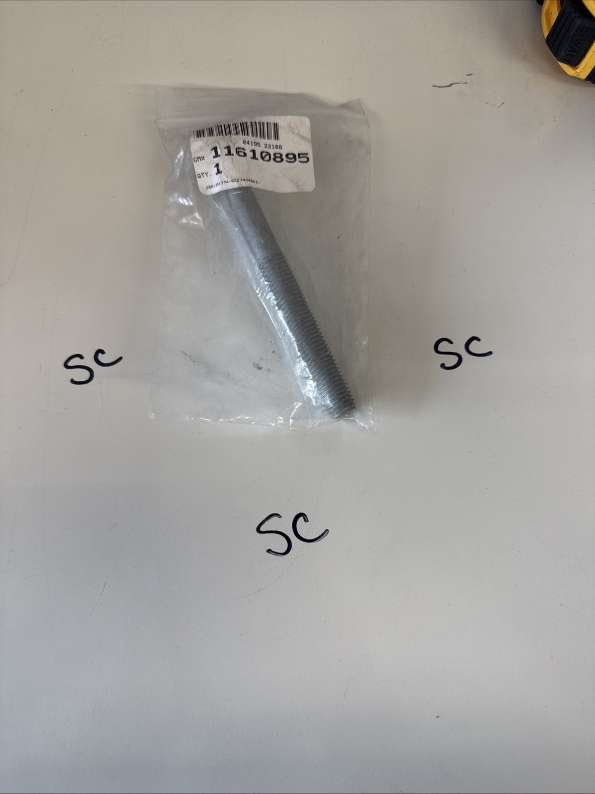 Genuine GM Rear Lower Suspension Control Arm Outer Bolt 11610895