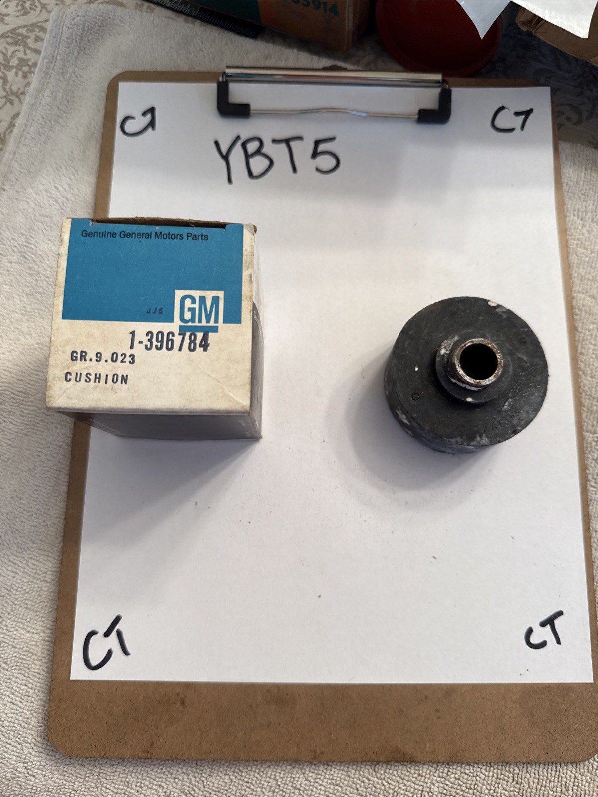 Genuine Gm Car Body Cushion 396784 Nos OEM.