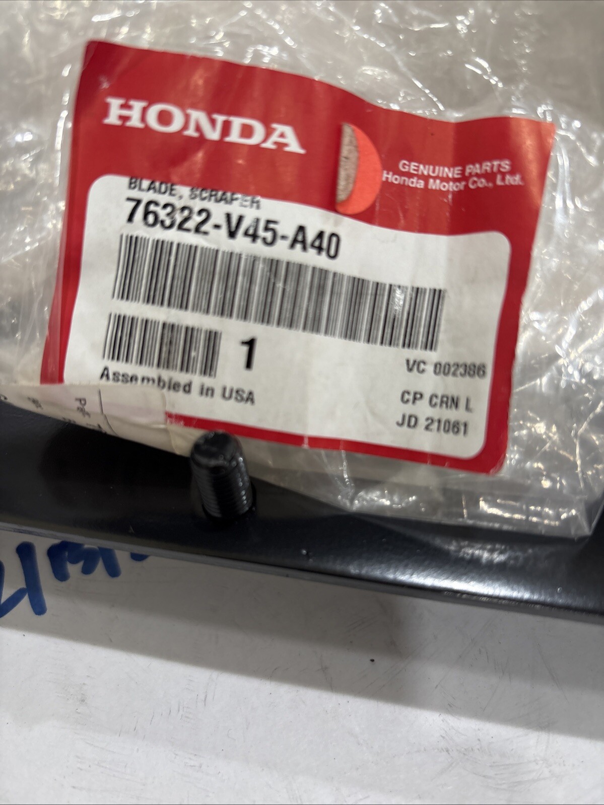 Genuine Honda 76322-V45-A40 Scraper Blade Fits HSS1332 A OEM - Image 4