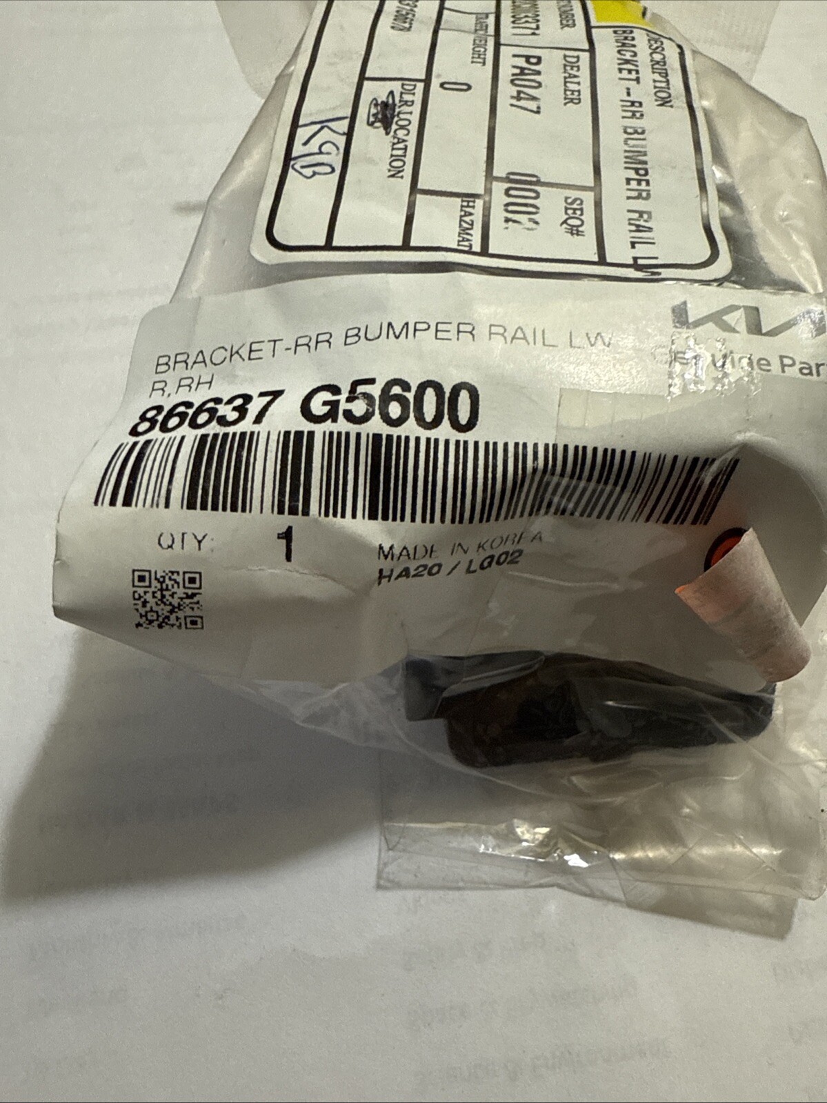 Genuine Kia Impact Bar Bracket 86637-G5600 - Image 3