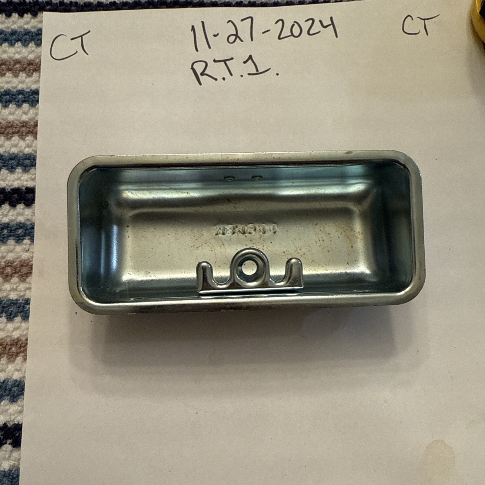 Genuine NOS GM 468356 NOS GM ORIGINAL FACTORY NEW PART Ash Tray Assembly - Image 4