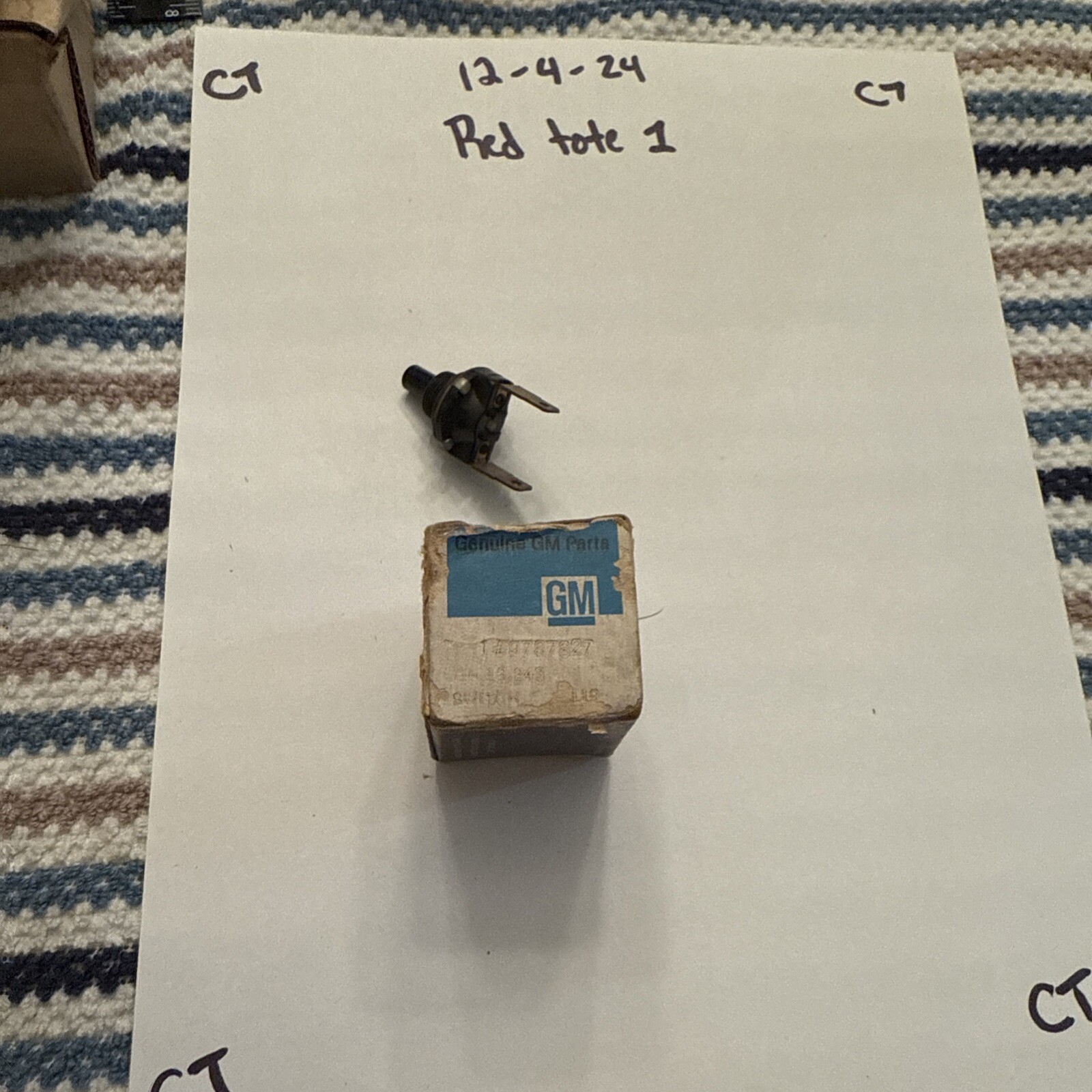 Genuine NOS GM 9787827 TRUNK RELEASE SWITCH