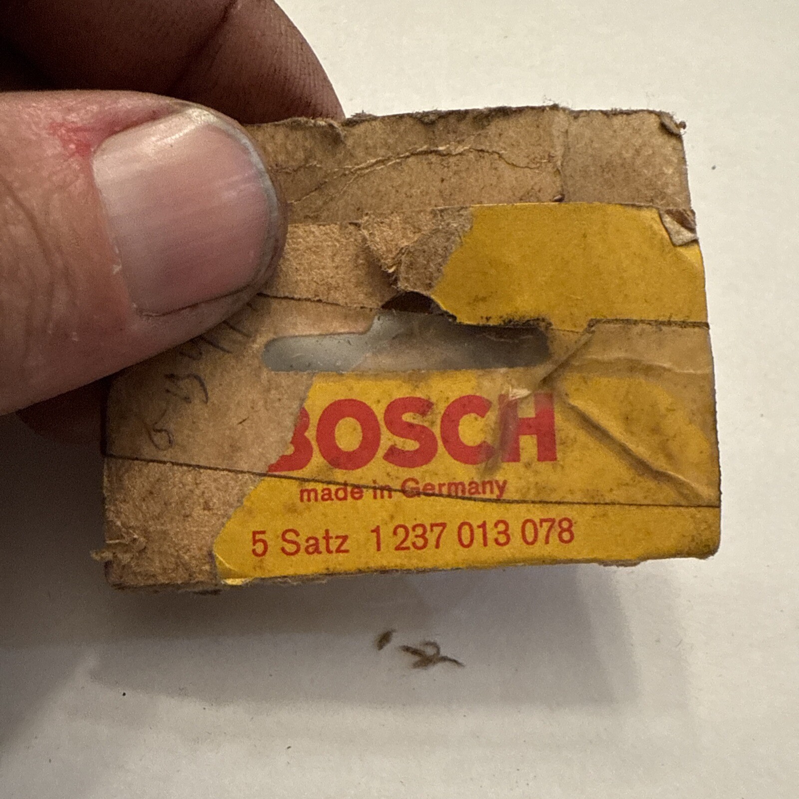 Ignition Points Bosch 01025 1237013078 for Volvo 164 1972-1974 - Image 4