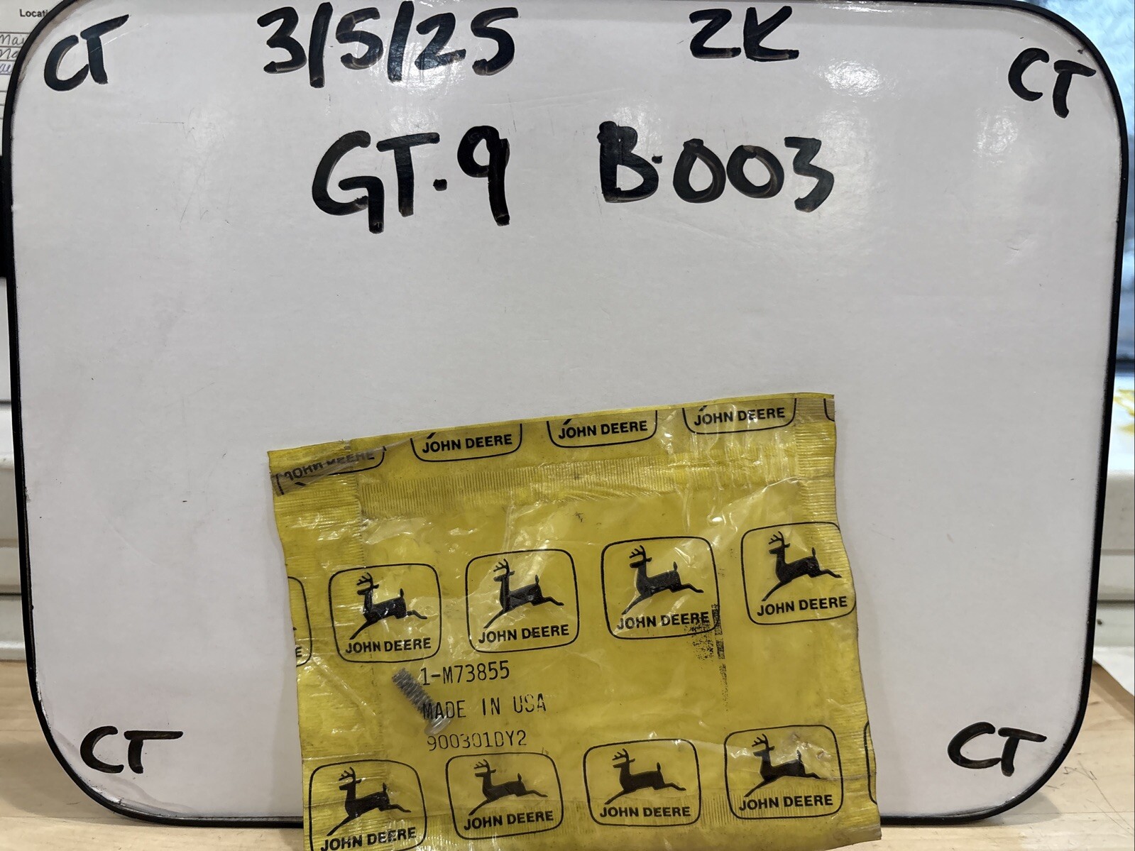 John Deere Screw M73855 (single)