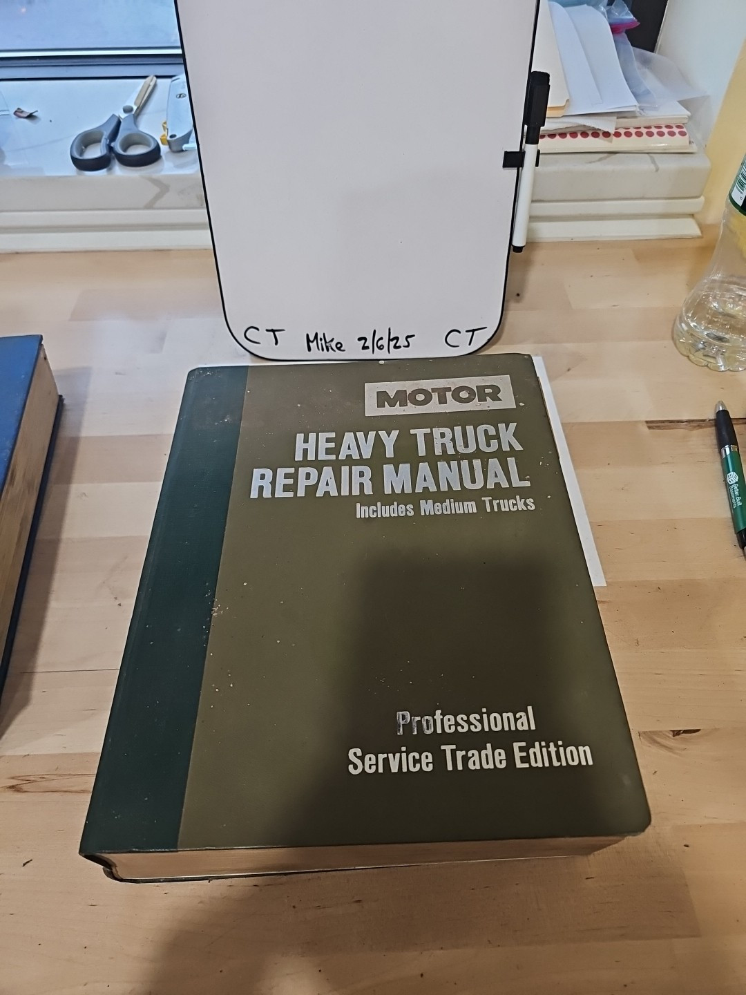 Motor Heavy Truck Repair Manual Professional Service Trade Edition 77-85 2nd Ed.