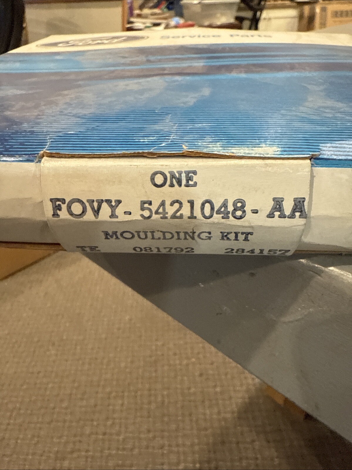 NOS LINCOLN 90,91 TOWN CAR side molding 43" ORIGINAL FORD F0VY-5421048-AA - Image 3