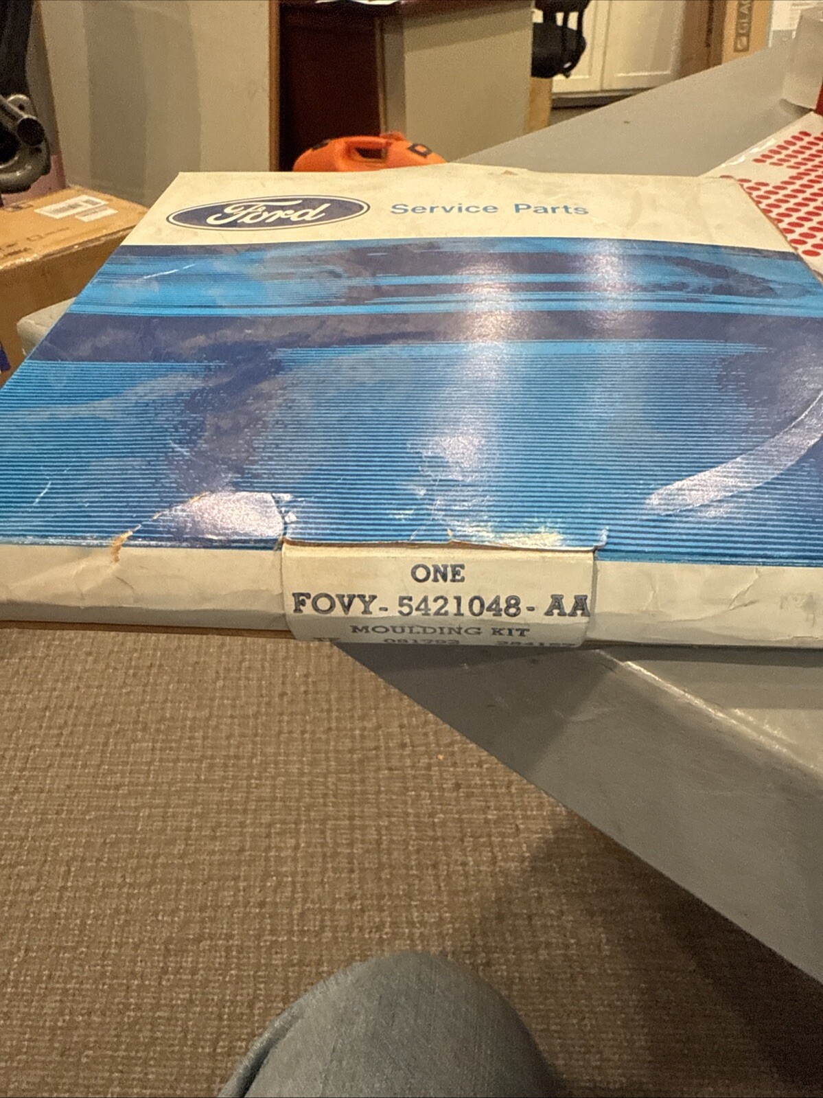 NOS LINCOLN 90,91 TOWN CAR side molding 43" ORIGINAL FORD F0VY-5421048-AA