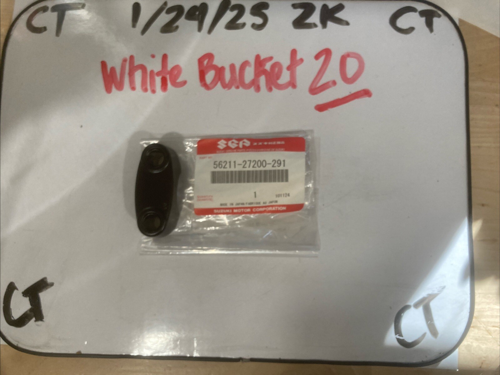 NOS Suzuki Handlebar Holder 56211-27200-291